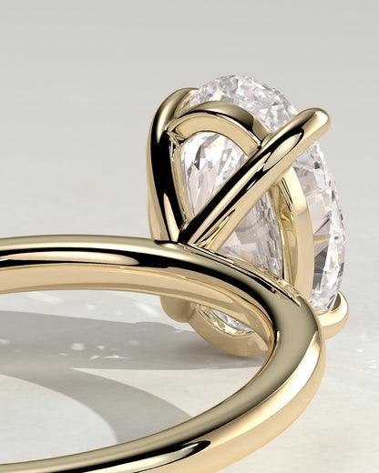 Daisy - Classic Oval Claw Solitaire Engagement Ring - Yellow Gold