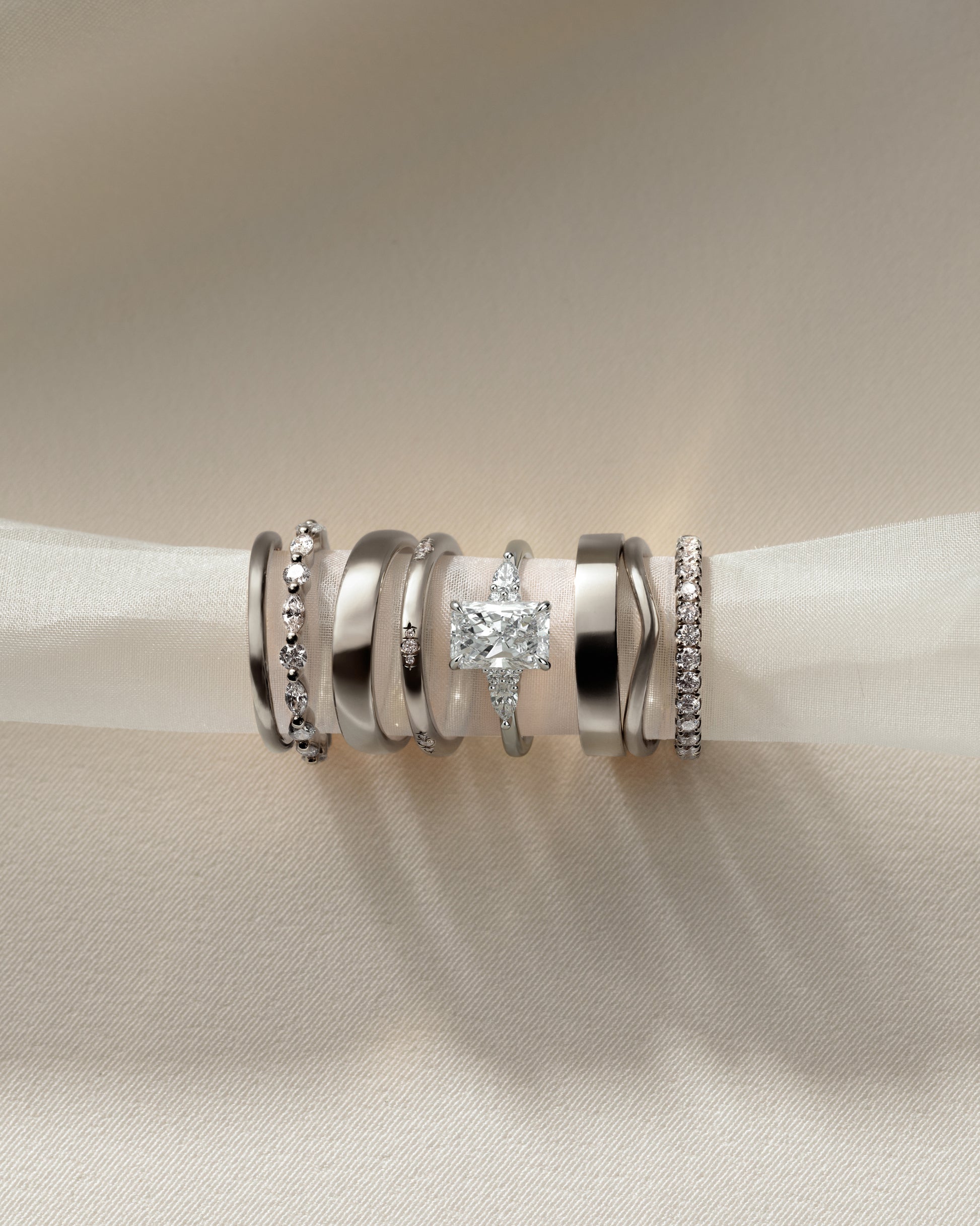 Heidi - Radiant Claw Solitaire with Pear Accents and Round Shoulder Stones Engagement Ring - Platinum - White Gold / Platinum 2ct