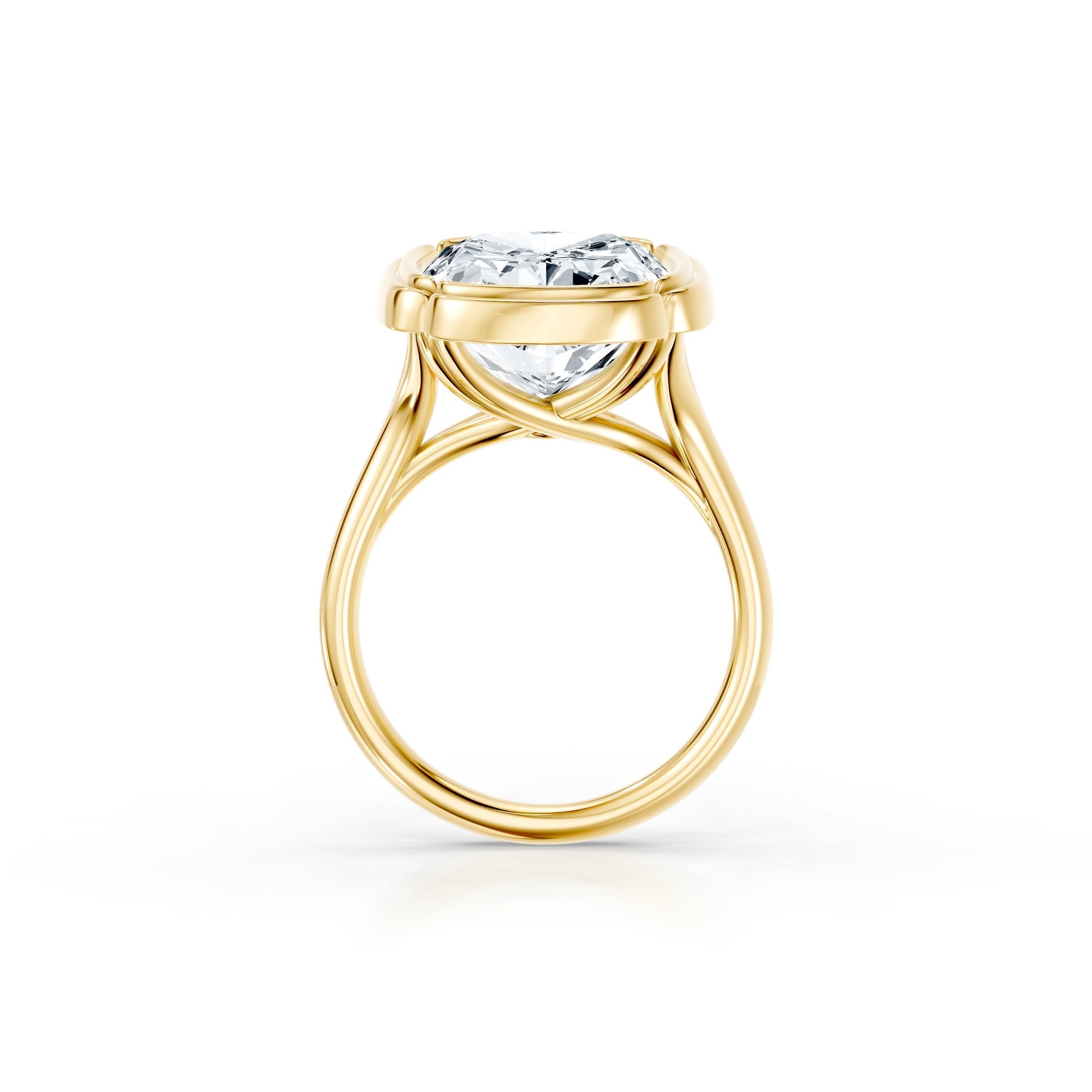 Lara Jewels High Jewellry Dorée Solitaire Lab Diamond Engagement Ring - Cushion - 18k Yellow Gold - Detail View