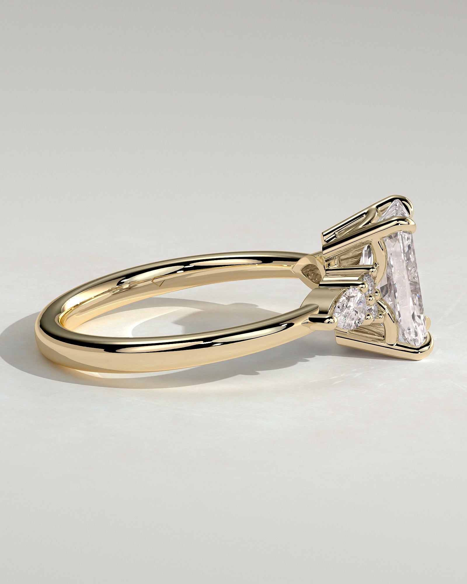 Heidi - Radiant Claw Solitaire with Pear Accents and Round Shoulder Stones Engagement Ring - Yellow Gold - Yellow Gold 2ct