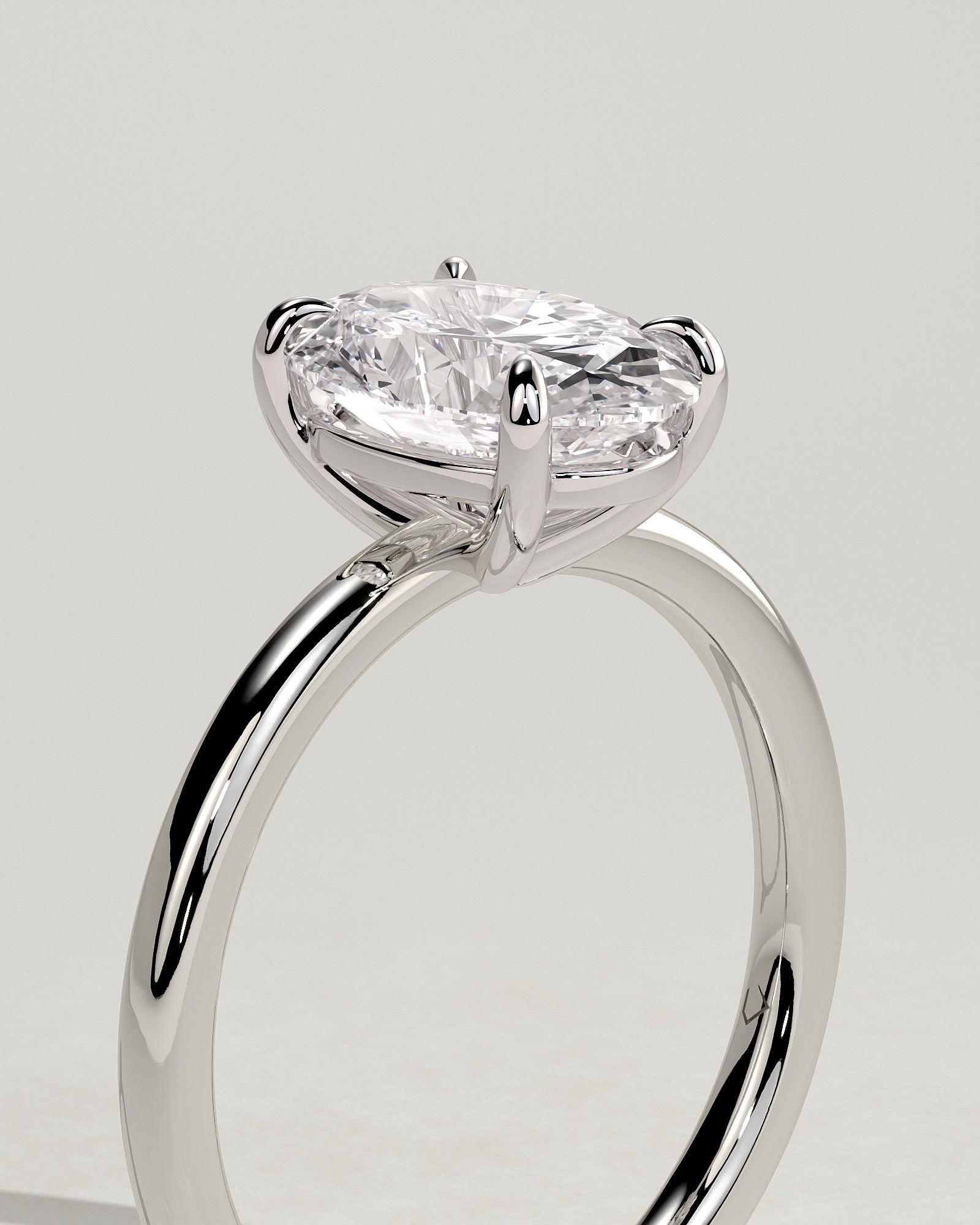 Daisy - Classic Oval Claw Solitaire Engagement Ring - Platinum - White Gold / Platinum 2ct