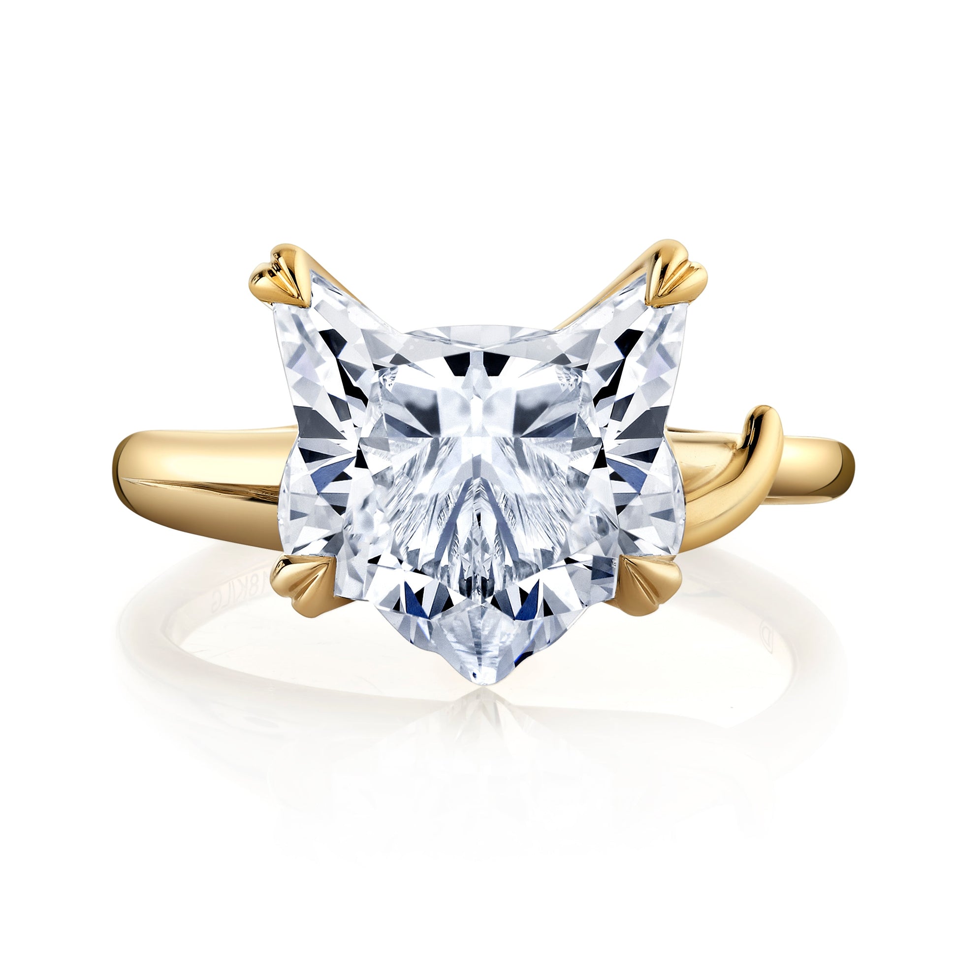 Lara Jewels High Jewellry High Jewelry | Cat-Head Cut Solitaire Engagement Ring - Cat Modified Brilliant - 18k Yellow Gold - Front View