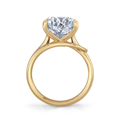 Lara Jewels High Jewellry High Jewelry | Cat-Head Cut Solitaire Engagement Ring - Cat Modified Brilliant - 18k Yellow Gold - Detail View