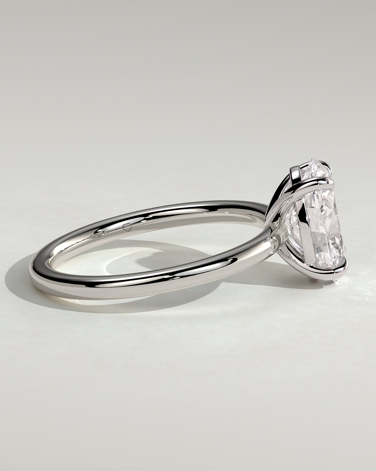 Daisy - Classic Oval Claw Solitaire Engagement Ring - Platinum - White Gold / Platinum 2ct