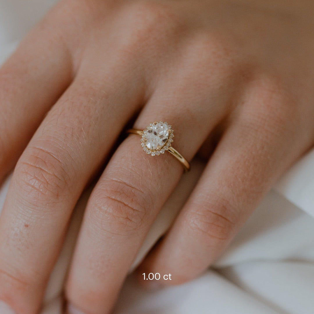 The Nova Oval Ring