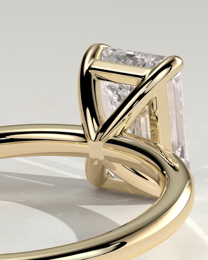 Alina - Emerald Claw Solitaire Engagement Ring - Yellow Gold - yellow gold - Lara Jewels
