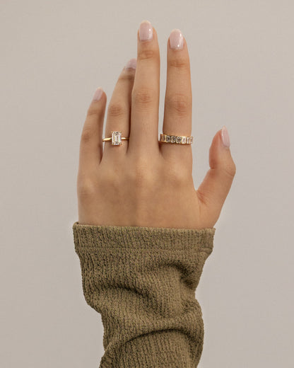 Alina - Emerald Claw Solitaire Engagement Ring - Yellow Gold - yellow gold - Lara Jewels