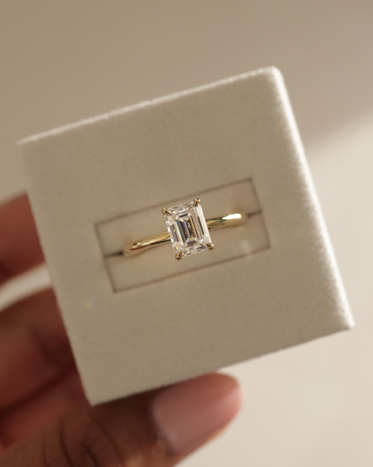 Alina - Emerald Claw Solitaire Engagement Ring - Yellow Gold - yellow gold - Lara Jewels