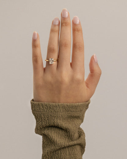 Alina - Emerald Claw Solitaire Engagement Ring - Yellow Gold - yellow gold - Lara Jewels