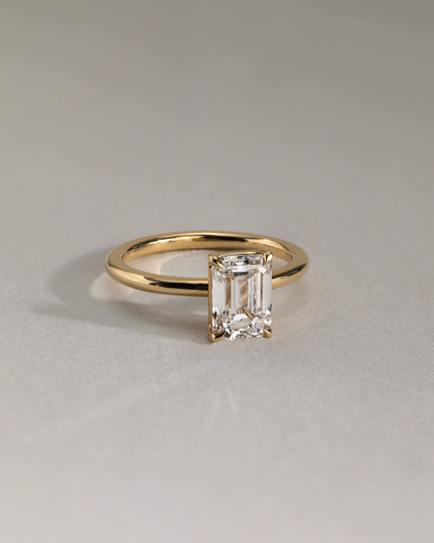 Alina - Emerald Claw Solitaire Engagement Ring - Yellow Gold - yellow gold - Lara Jewels