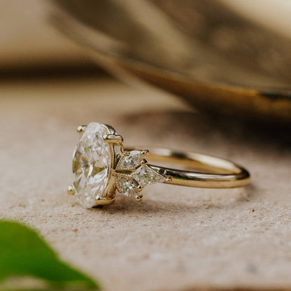 The Lantana Oval Ring