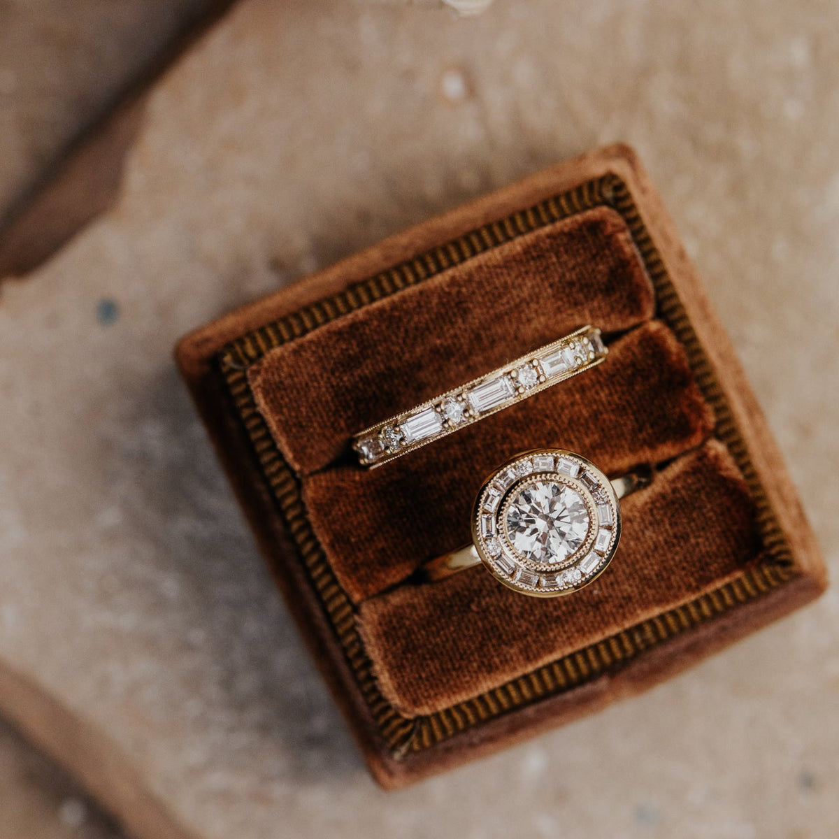 The Avenida Round Ring