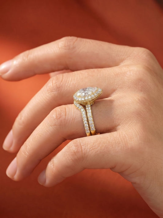 Anastasia Curved Lab Grown Round Diamond Wedding Ring - Yellow Gold