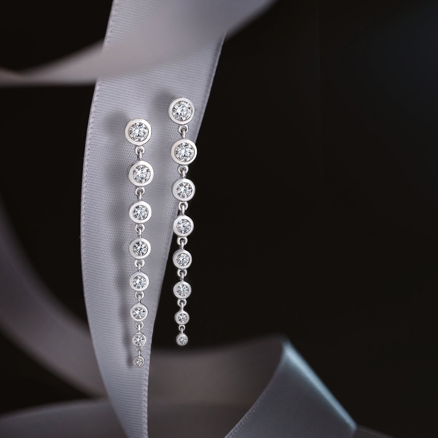 Graduated Diamond Drop Earrings - Lab-Grown Diamonds - 18K White Gold