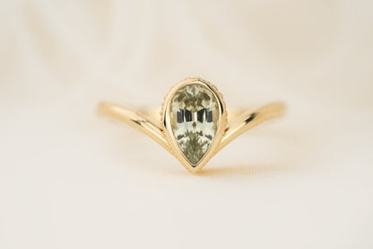 new-bezel-1370560-1-22-ct-pear-green-sapphire