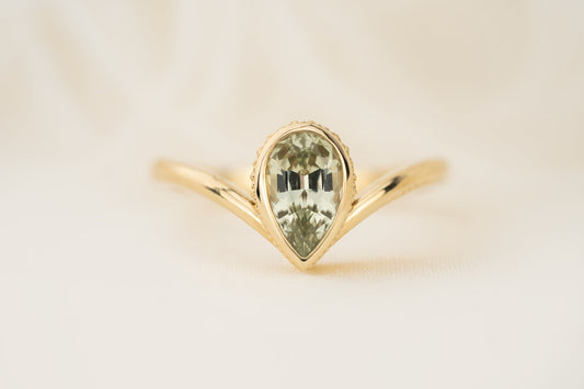 new-bezel-1370560-1-22-ct-pear-green-sapphire