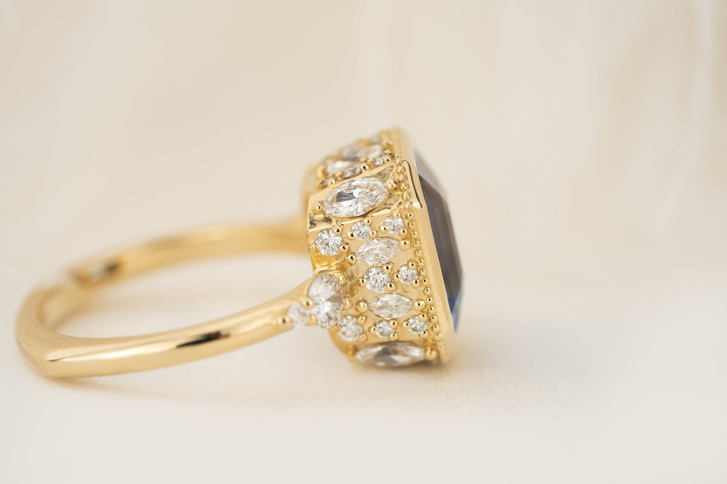 The Sitara Ring | 6.08 CT Cornflower Blue Sapphire