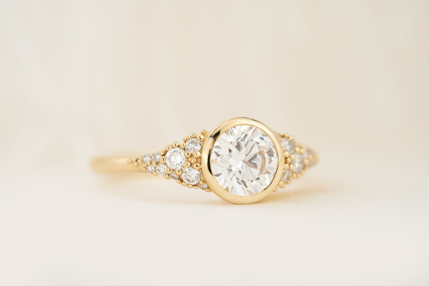 The Solaria Ring | 1 CT Round Diamond