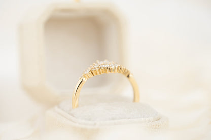 the-dahlia-ring-natural-diamond