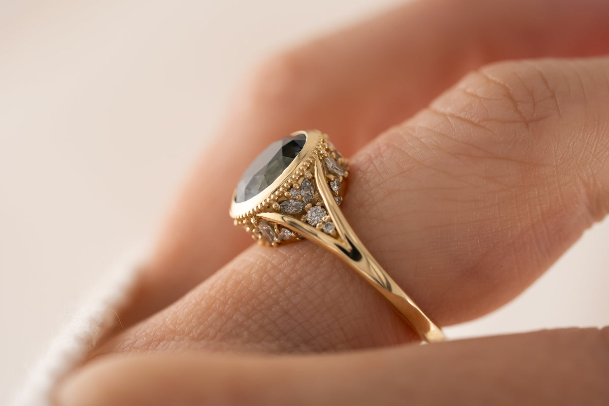 the-sitara-ring-3-32-ct-oval-montana-sapphire