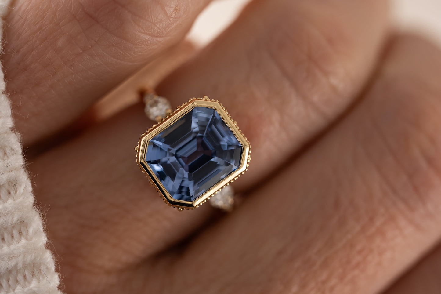 The Sitara Ring | 6.08 CT Cornflower Blue Sapphire