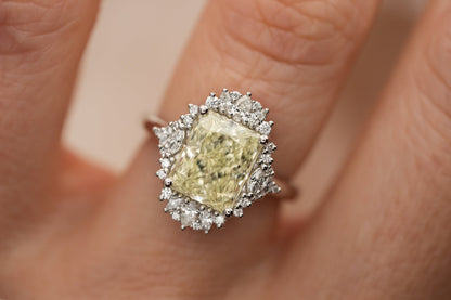 the-ethereal-ring-4-ct-radiant-pale-yellow-diamond