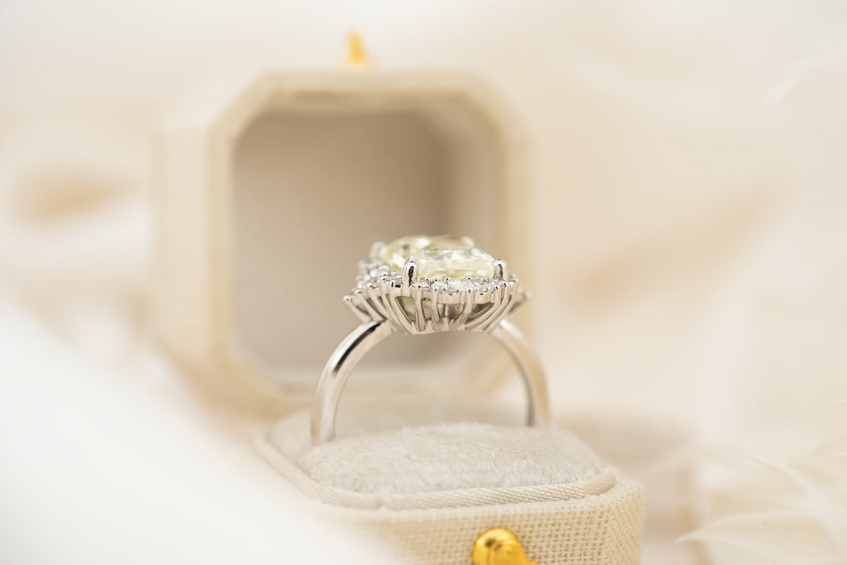 the-ethereal-ring-4-ct-radiant-pale-yellow-diamond