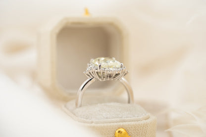the-ethereal-ring-4-ct-radiant-pale-yellow-diamond