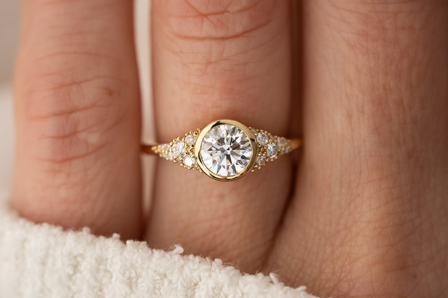 The Solaria Ring | 1 CT Round Diamond