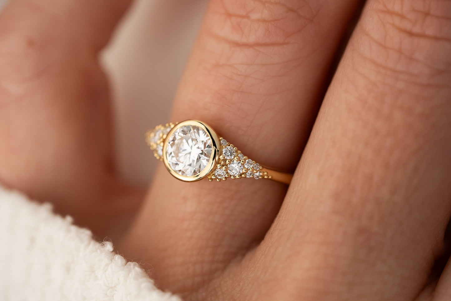 The Solaria Ring | 1 CT Round Diamond