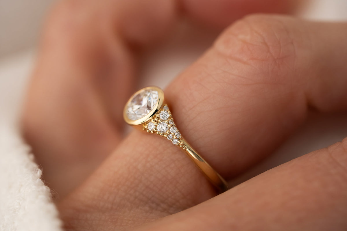 the-solaria-ring-1-ct-round-diamond