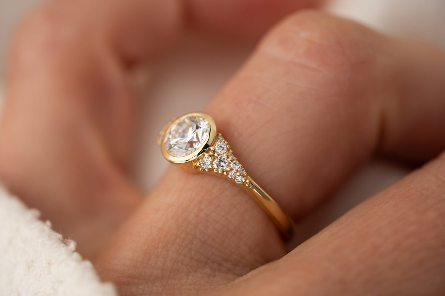 The Solaria Ring | 1 CT Round Diamond