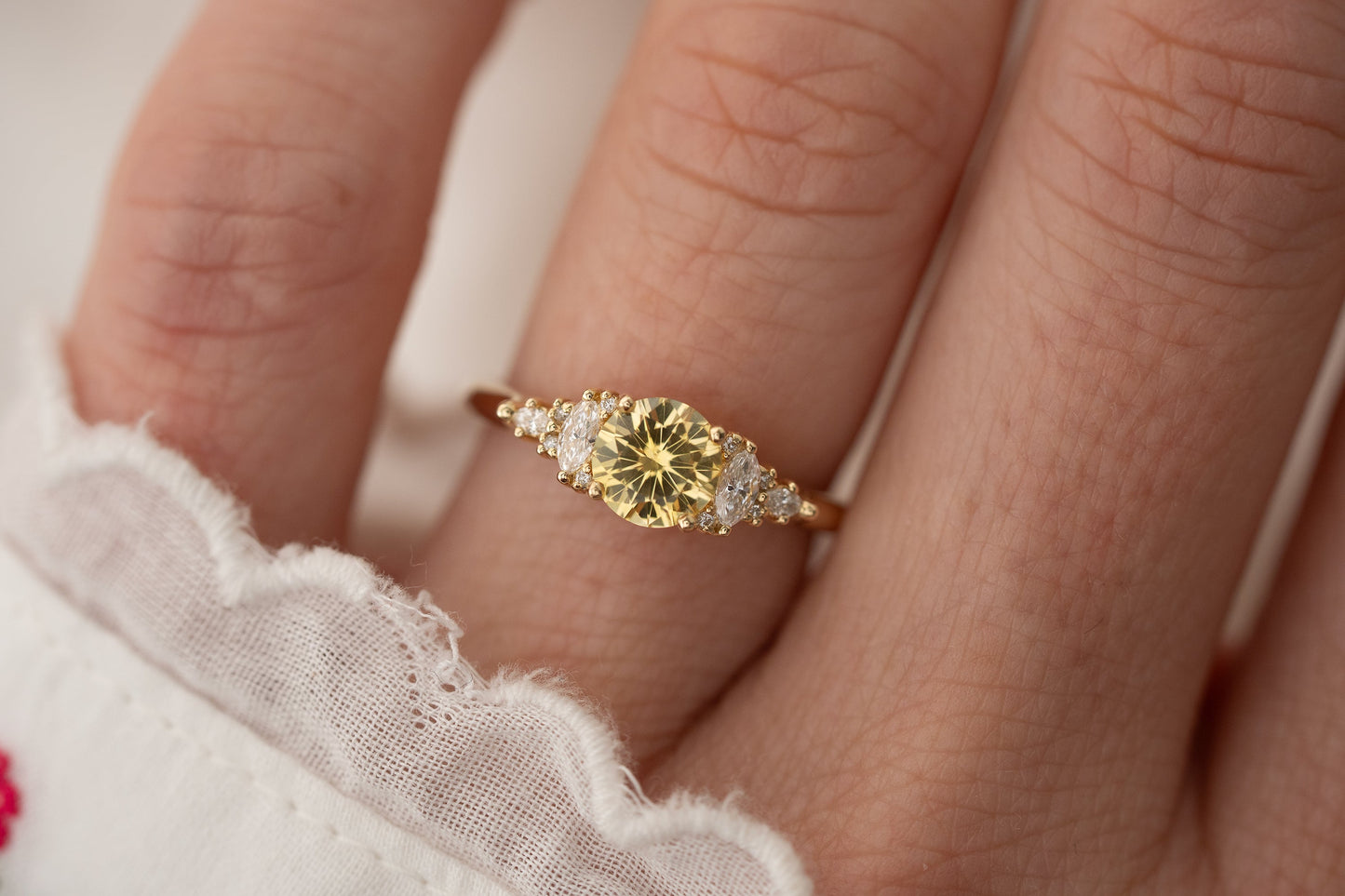 The Maeve Ring | 1.03 CT Round Yellow Sapphire