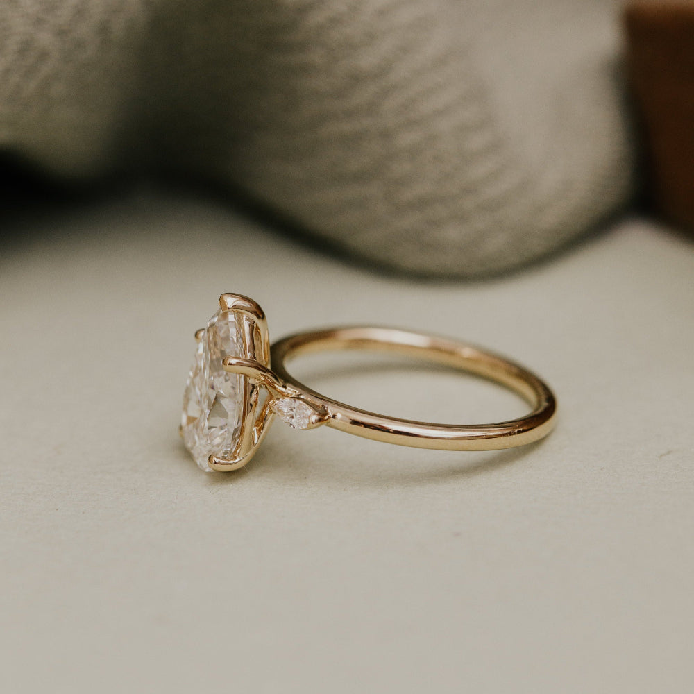 The Frida Pear Ring