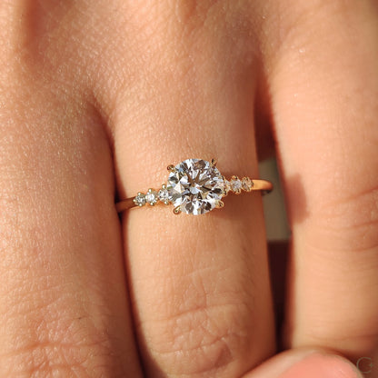 7 Stone Diamond Ring With Round Cut
