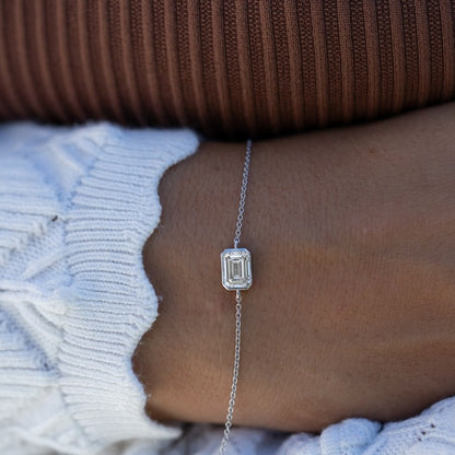14K White Gold Emerald Bezel Bracelet