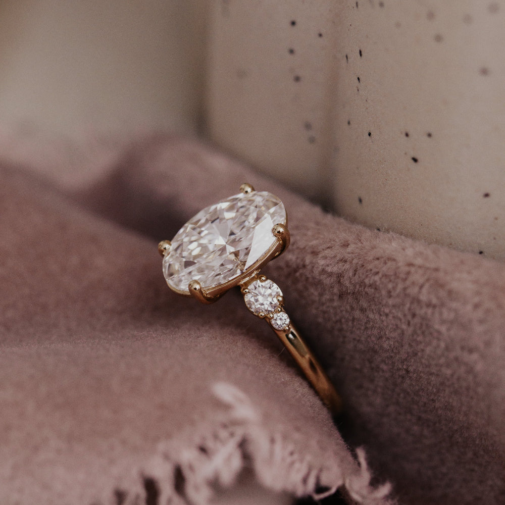 The Lara Oval Ring