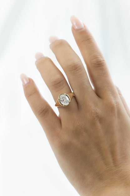 The Lennox Oval Signet Ring