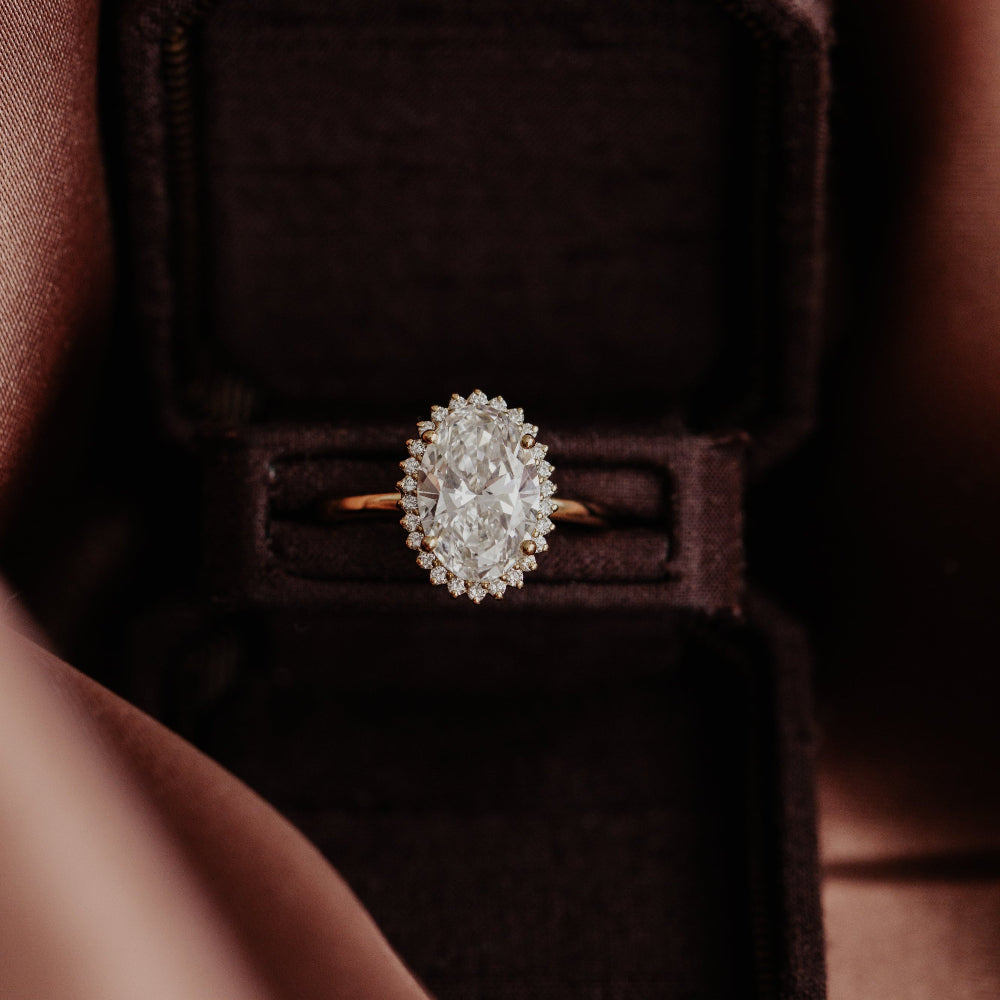 The Nova Oval Ring