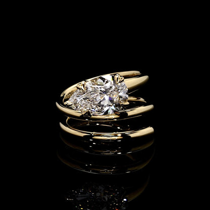 Lara Jewels High Jewellry High Jewelry | Lauren Pear Solitaire Lab Diamond Engagement Ring - Pear - 18k Yellow Gold - Front View
