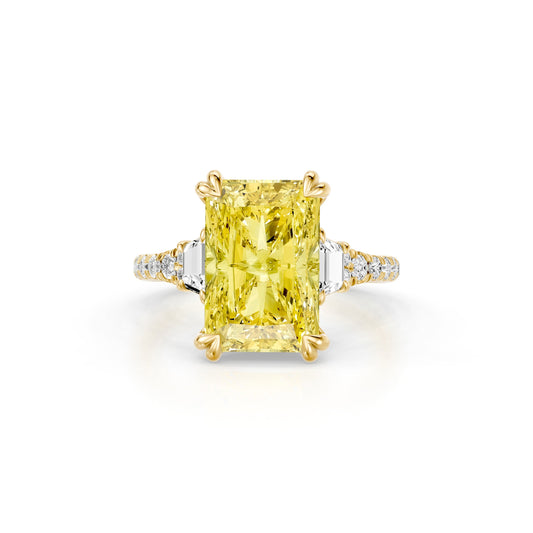 Lara Jewels High Jewellry High Jewelry | Jane Radiant Yellow Diamond Three Stone Engagement Ring - Radiant - 18k Yellow Gold - Front View