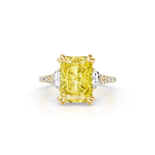 Lara Jewels High Jewellry High Jewelry | Jane Radiant Yellow Diamond Three Stone Engagement Ring - Radiant - 18k Yellow Gold - Front View