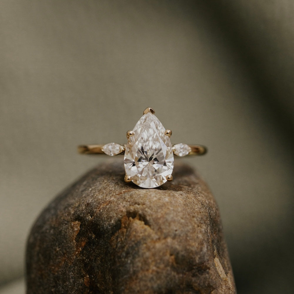 The Frida Pear Ring