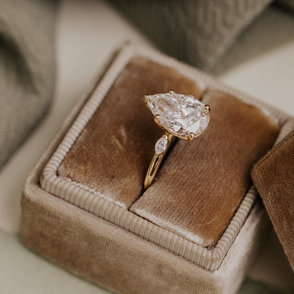 The Frida Pear Ring