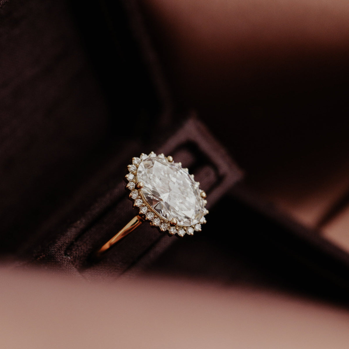 The Nova Oval Ring
