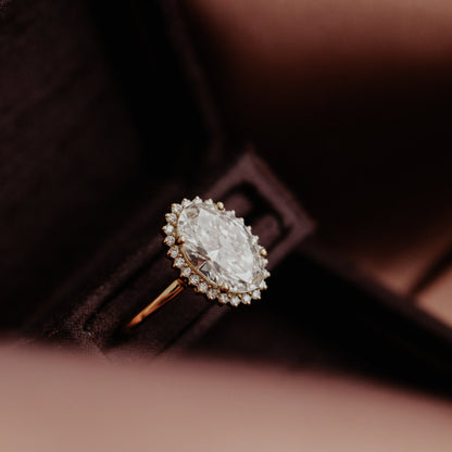 The Nova Oval Ring