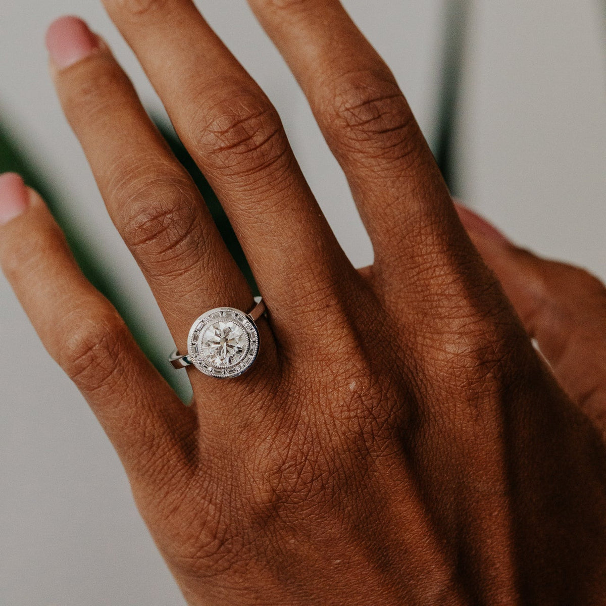 The Avenida Round Ring