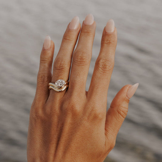 The Capri Oval Ring