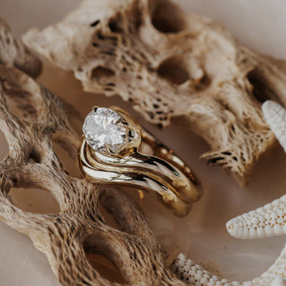 The Capri Oval Ring