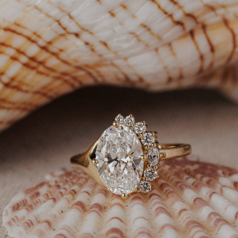 The Horizon Oval Ring